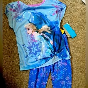 BNWT Frozen Elsa Girls Pajama Set